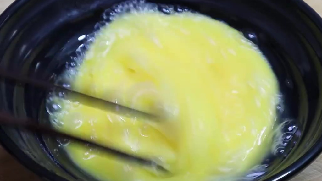 生蚝煎蛋的详细做法,生蚝不需要焯水 生蚝煎蛋的详细做法,生蚝不需要焯水,鲜嫩营养无腥味!