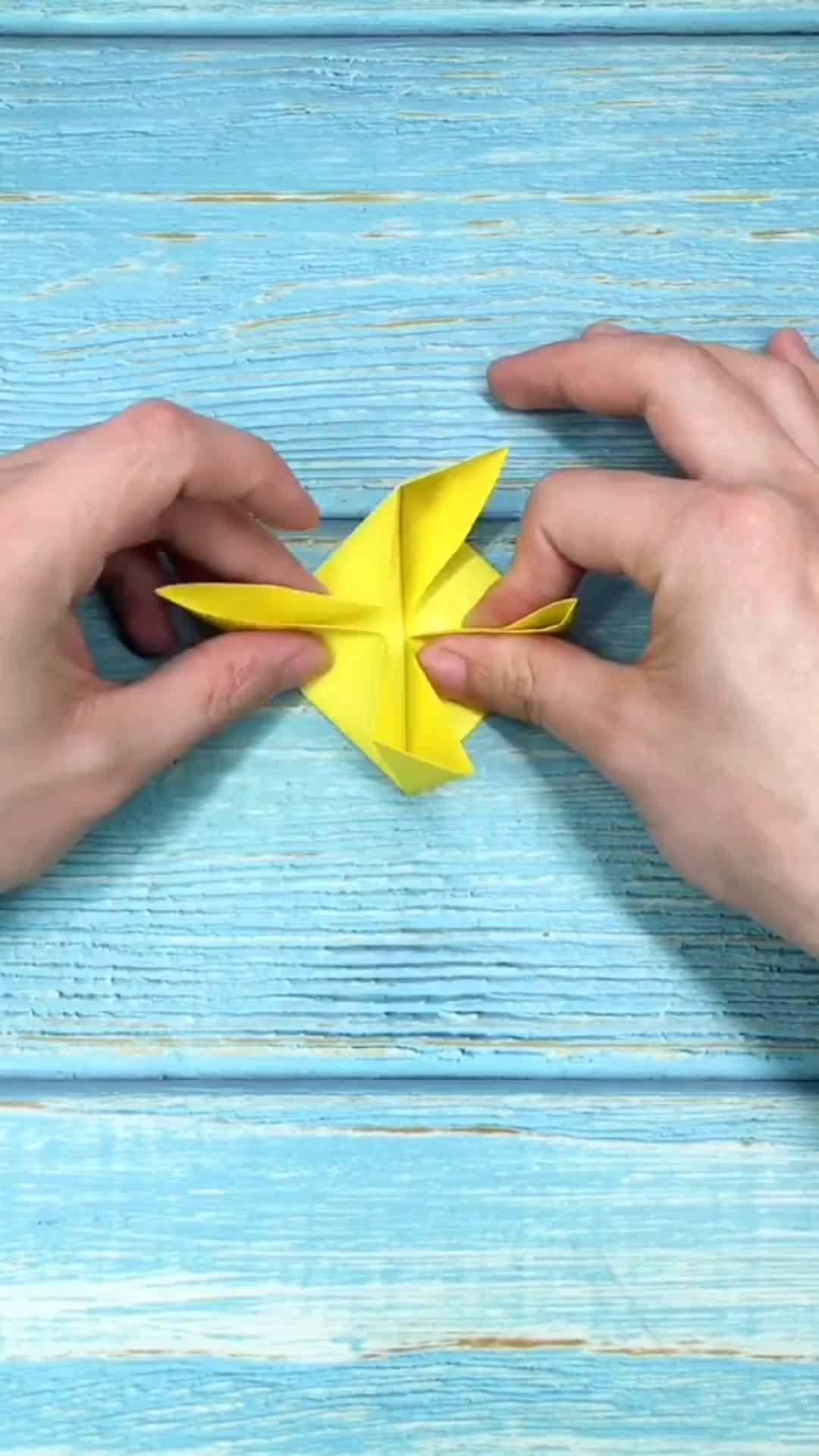 可以吹气的折纸方法怎么折