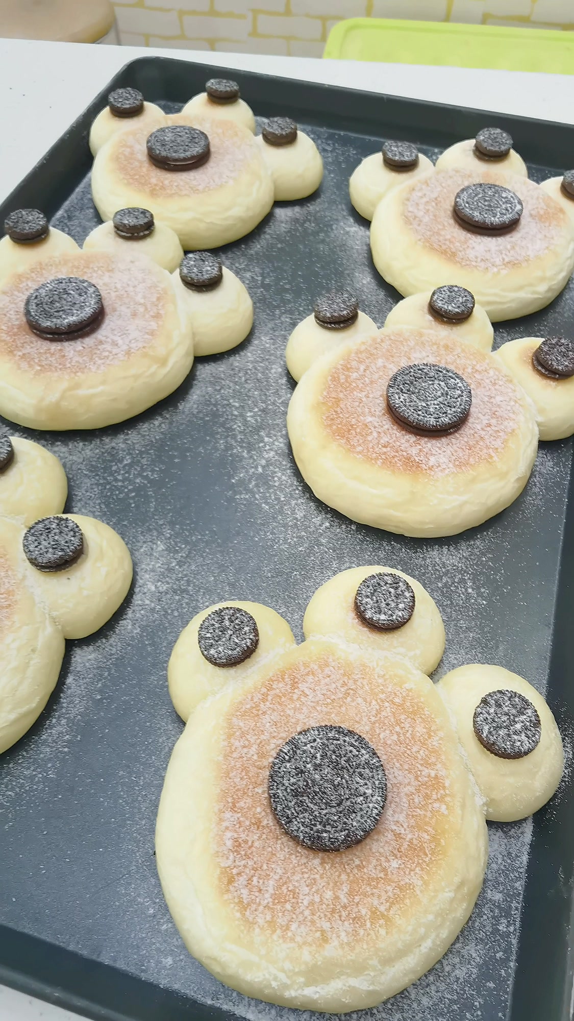 没有甜甜的文案 只有甜甜的面包