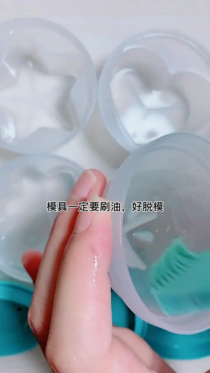 在家也能做小蛋糕啦,不用揉面的做法来啦,宝宝一顿饭吃好几个