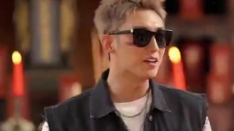 要被J黄景瑜和时代少年团宋亚轩笑死!这期萌探两人分别扮演李飞和宋浩南,小宋出场台词是粤语,