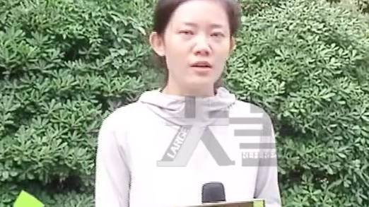 【女子被鱼刺扎破后浑身长满疙瘩】记者见到陈女士时,她身上的疙瘩遍全身,令她没想到的是这源于