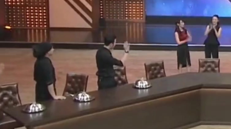 谢楠就点赞吴亦凡相关微博澄清,表示只是意外,手滑所致。不过是人皆有好奇心,再正常不过了。 