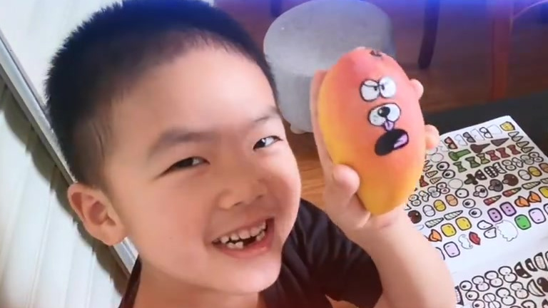 创意美术:水果、鸡蛋、蔬菜也可以变身超萌搞怪又可爱的人物,孩子暑期玩耍必备,轻松带娃一整天