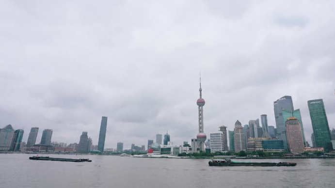 旅行打卡三件套,不拍游客照不就少了点仪式感嘛少年手里的蔬菜不再是蔬菜,是潮流果星人的标志!