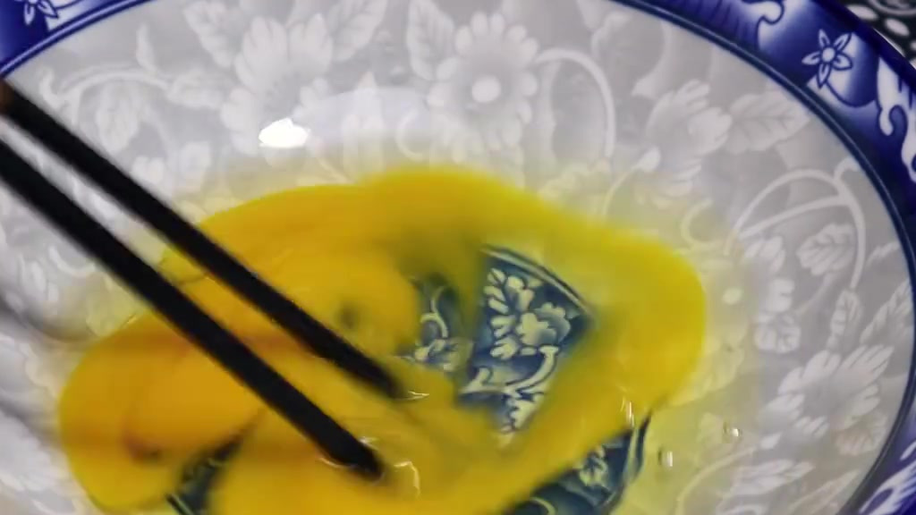 每天喝一碗开水冲鸡蛋,长期喝有什么好处? 每天早上喝一碗开水冲鸡蛋,长期喝有什么好处?看完