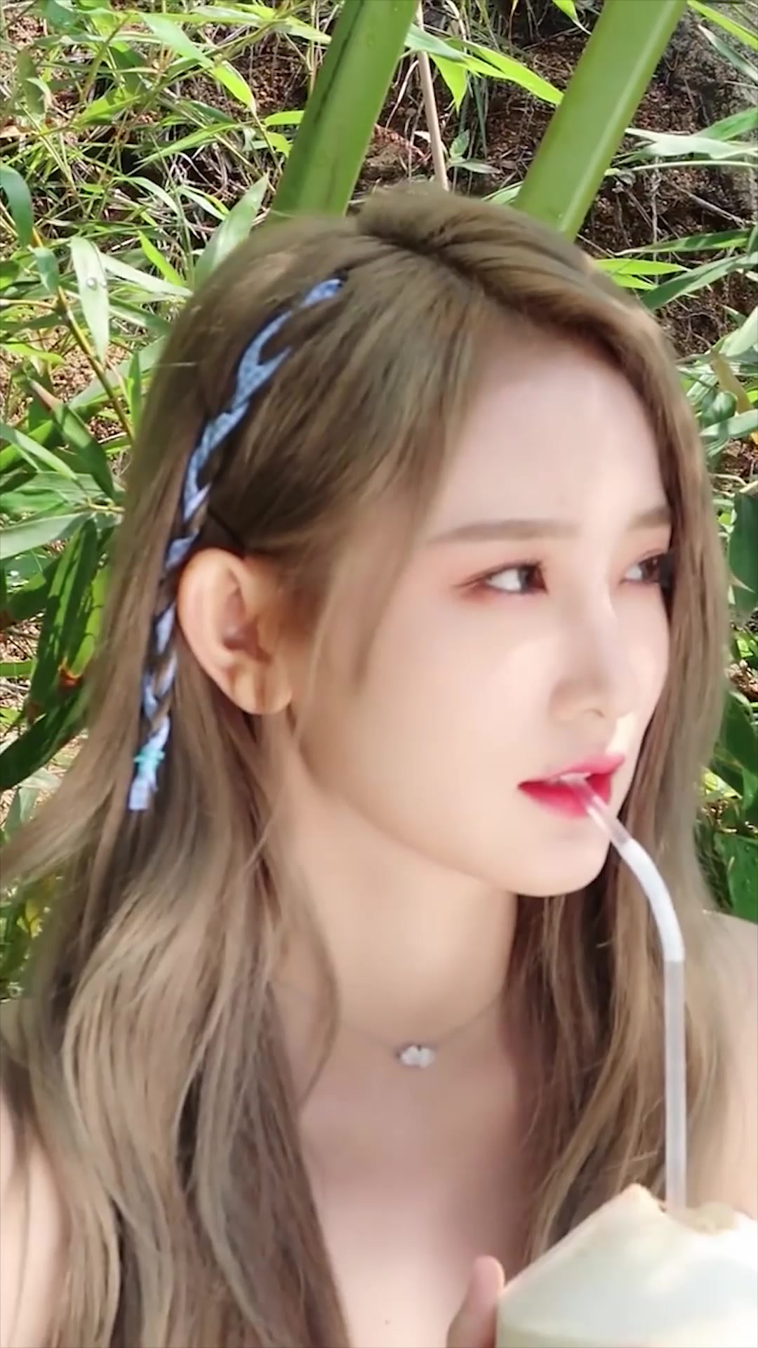 SNH48新歌怦然心动比基尼粥粥在拍写真,你们认识她吗?