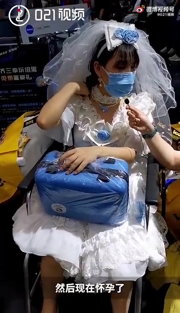 【动漫胎教!怀孕七个月小姐姐坐轮椅逛CJ】7月30日,第十九届ChinaJoy在上海正式开