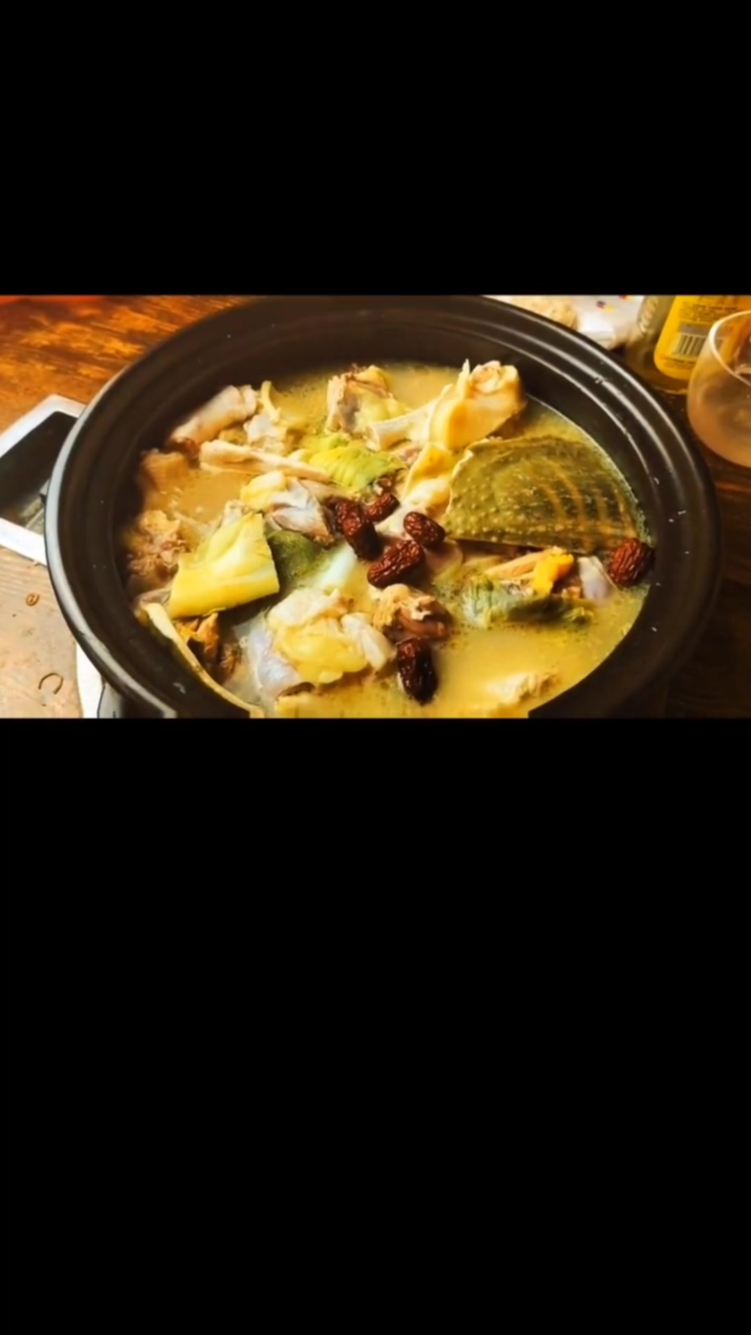 甲鱼和鸡谁这么有才?给它们起了个《霸王别姬》的名字