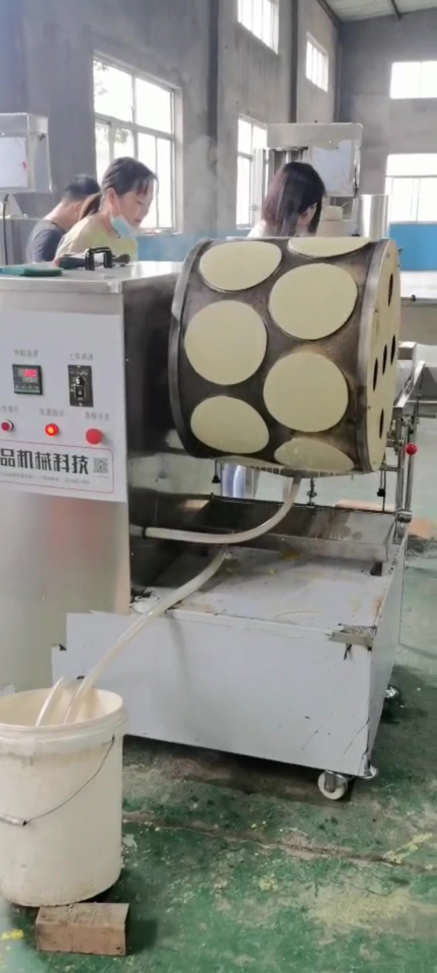 榴莲千层蛋糕皮机烤鸭饼机春卷皮机器