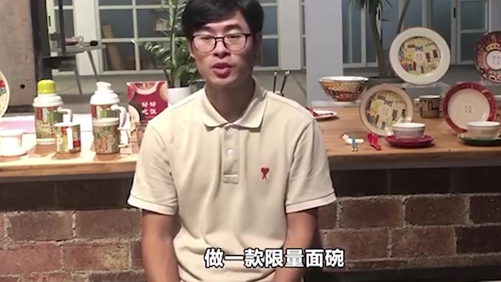 #杨倩同款头饰搜索量增长18倍#【杨倩同款小黄鸭发卡走红,奥运经济带火了哪些产业?】杨倩奥