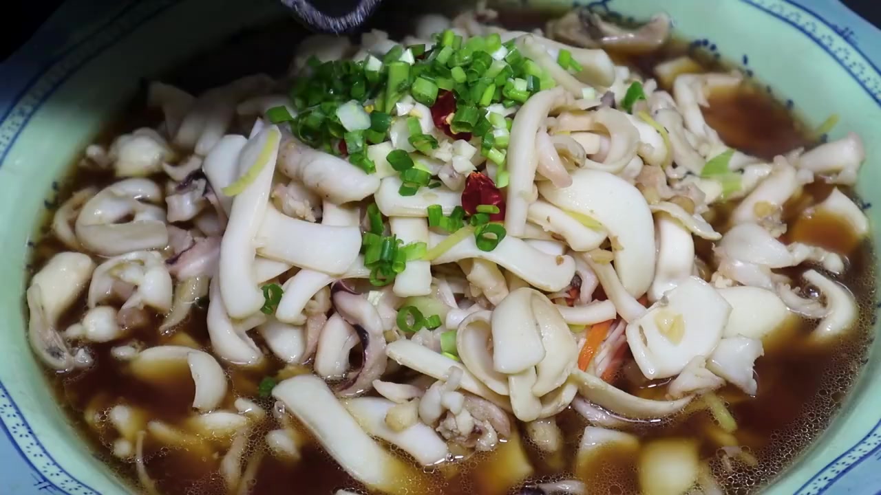 墨鱼好吃有诀窍,教你海边人特色做法 墨鱼好吃有诀窍,教你海边人特色做法,鲜美脆嫩又Q弹,学