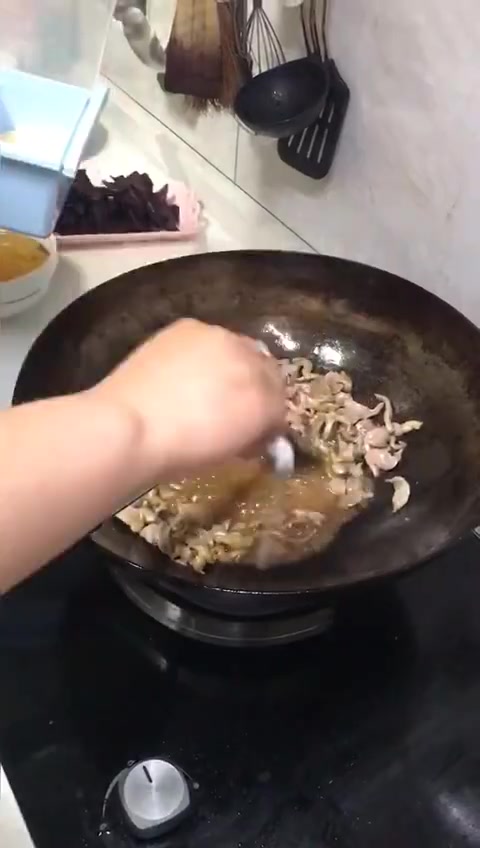 特色美食 酸萝卜炒鸡胗