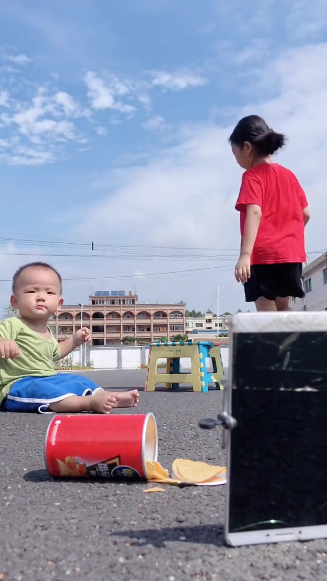 教你用小小的薯片,拍出这样的创意照!