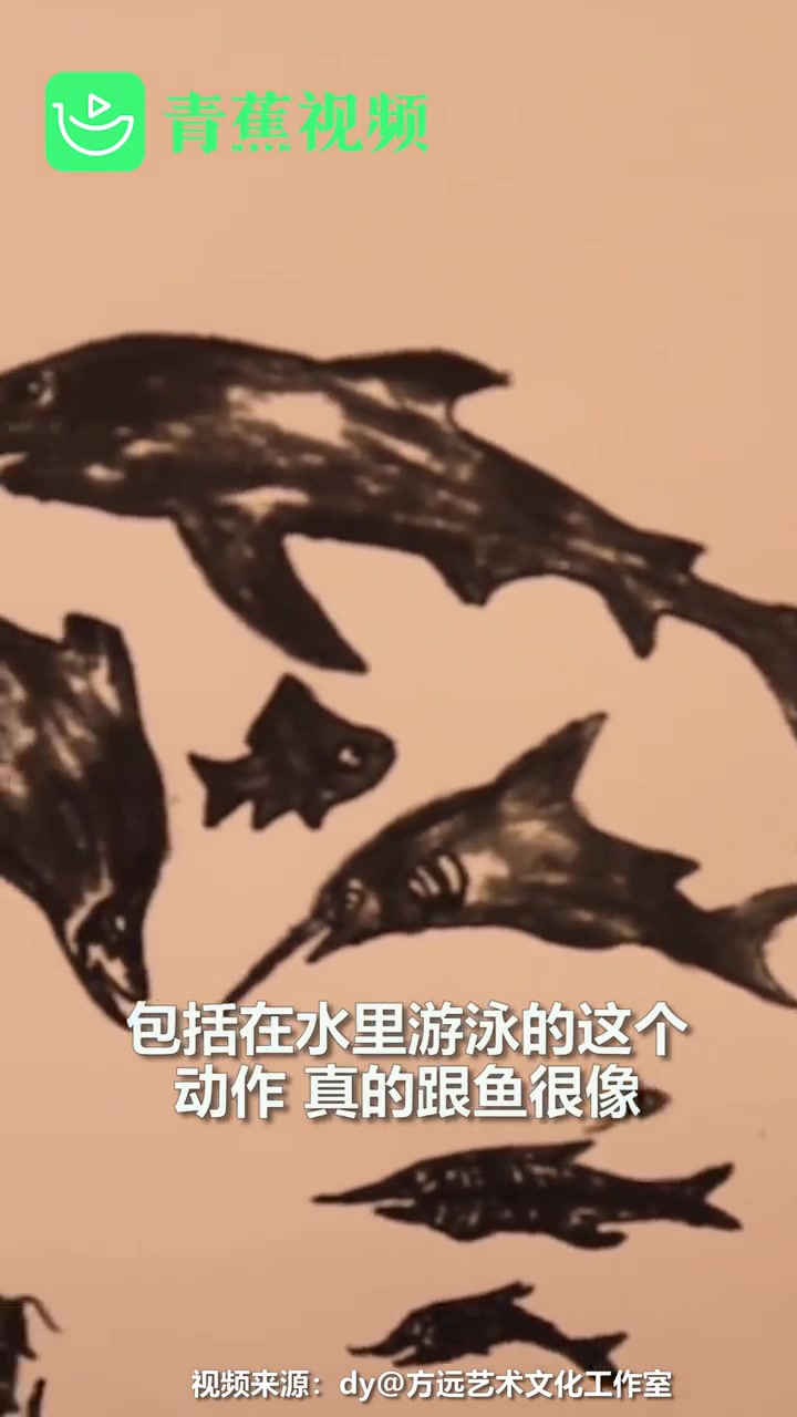 【灵动!男子画14条鱼组成全红婵肖像:正好14岁,寓意入水如鱼】8月8日,浙江金华。王先生