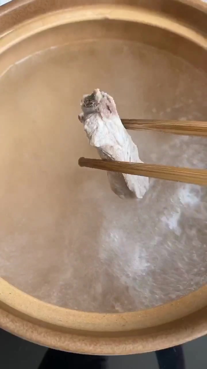 今天教大家冬瓜排骨汤的做法