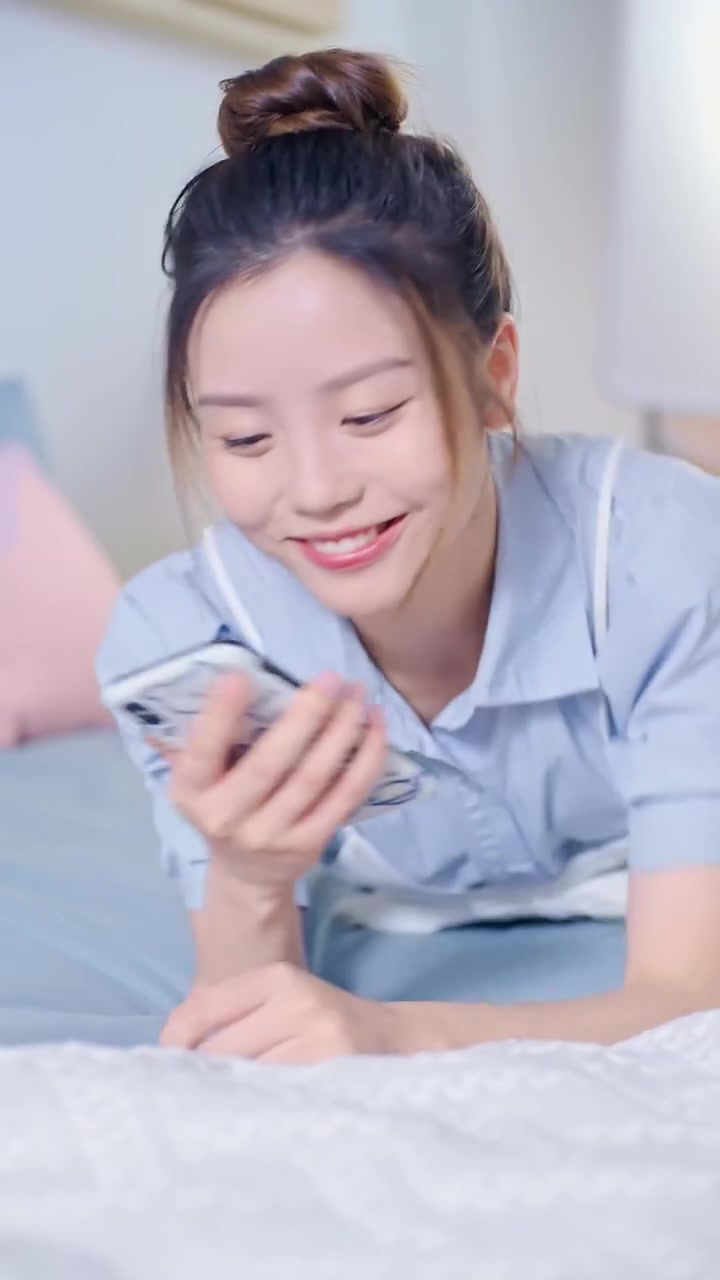 秋天的第一杯奶茶你喝到了吗? 快乐的方式有很多种,一杯奶茶,就是随时随地获得快乐的绝佳方式