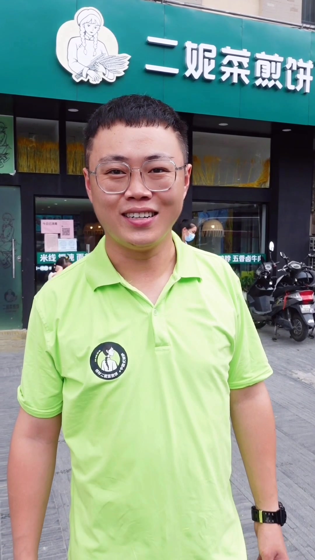 二妮菜煎饼怎么把日600的小店做到6000的,杂粮菜煎饼滕州菜煎饼