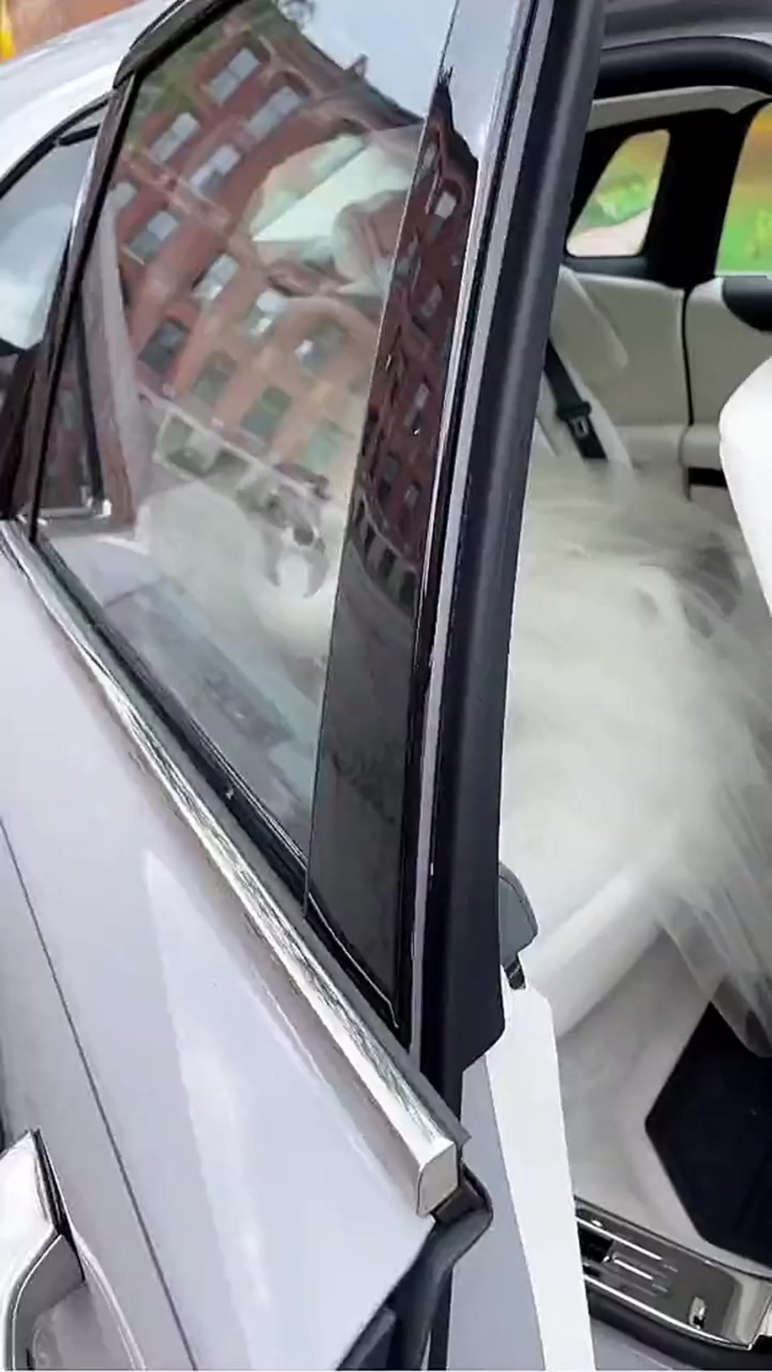 这是谁家的小公主啊,好高贵的样子,网友:迪士尼在逃公主!