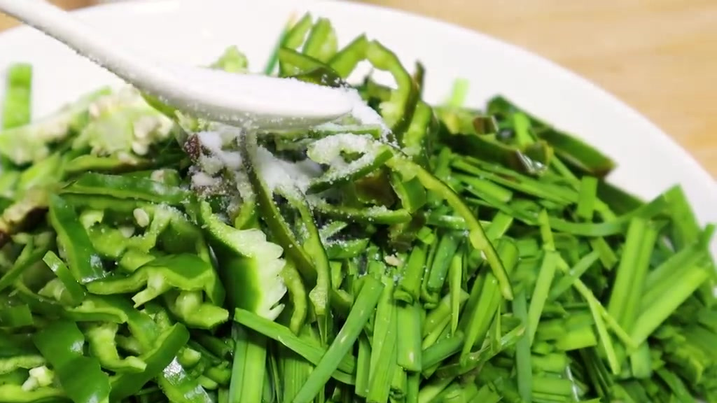 苏北特色菜“韭菜炒鳝丝”,鲜香嫩滑! 苏北菜 韭菜 黄鳝 美味食谱 家常菜 苏北特色菜“韭