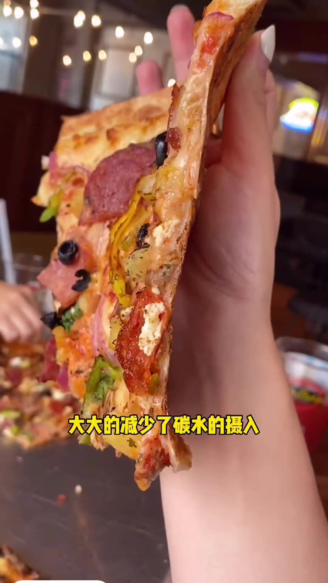 不出意外,这应该是中国最大的披萨,你觉得几个人才能吃完呢?