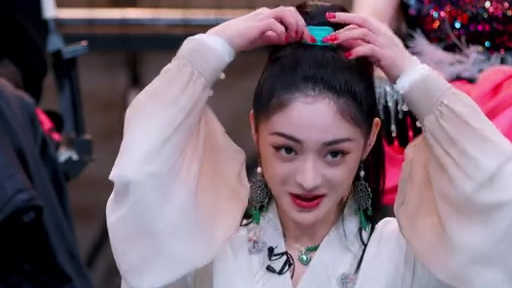 #爆裂舞台#幕后抵达~谐音梗重出江湖@陈卓璇 表示早已看透惹得@宋雨琦 @周洁琼_OFFI