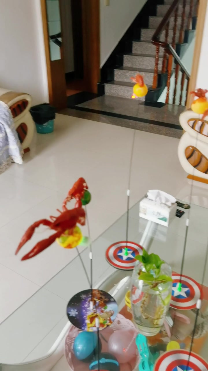 夏季的美食龙虾,制作出龙虾艺术生涯。