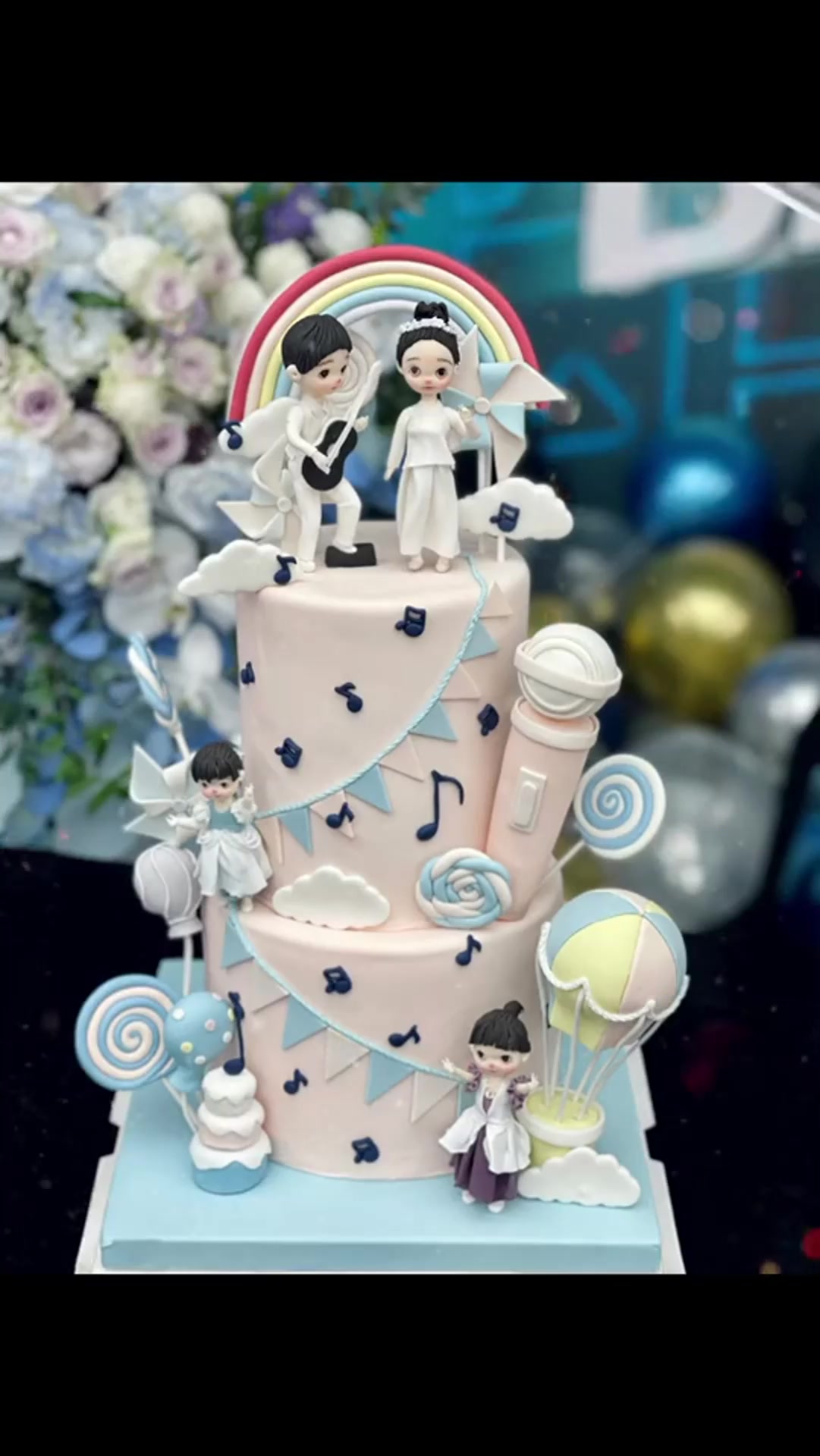 土豪小姐姐的36岁生日,蛋糕都不一样,有钱就是任性