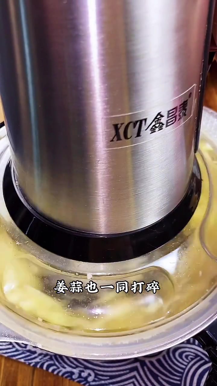 辣椒酱拌饭太香了