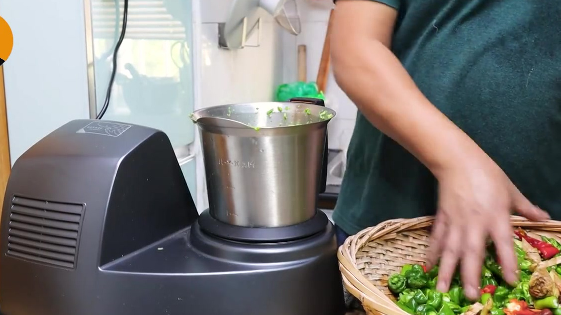 这才是韭菜花的正确腌制方法,味道鲜美开胃 这才是韭菜花的正确腌制方法,味道鲜美开胃,放一年