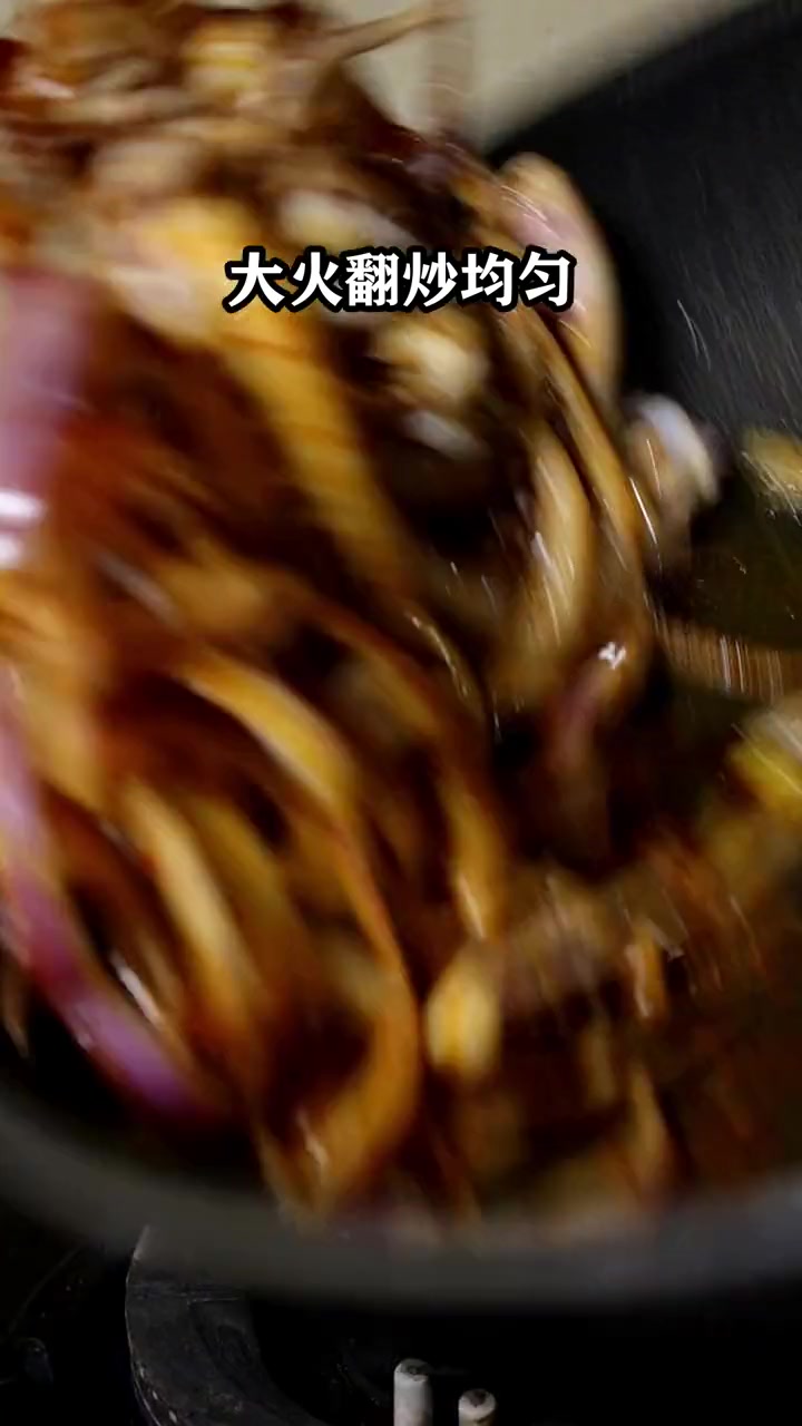 鱿鱼怎么做好吃?今天教你一道烧烤味的孜然鱿鱼须!