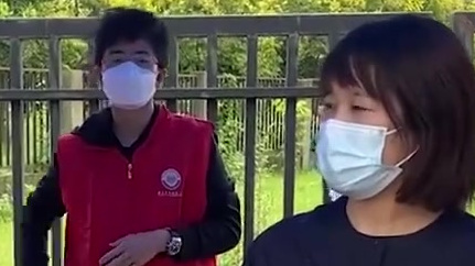 【贴心!高校开学为家长备上千份包子稀饭[馋嘴]】9月4日,陕西西安。西安建筑科技大学组织了