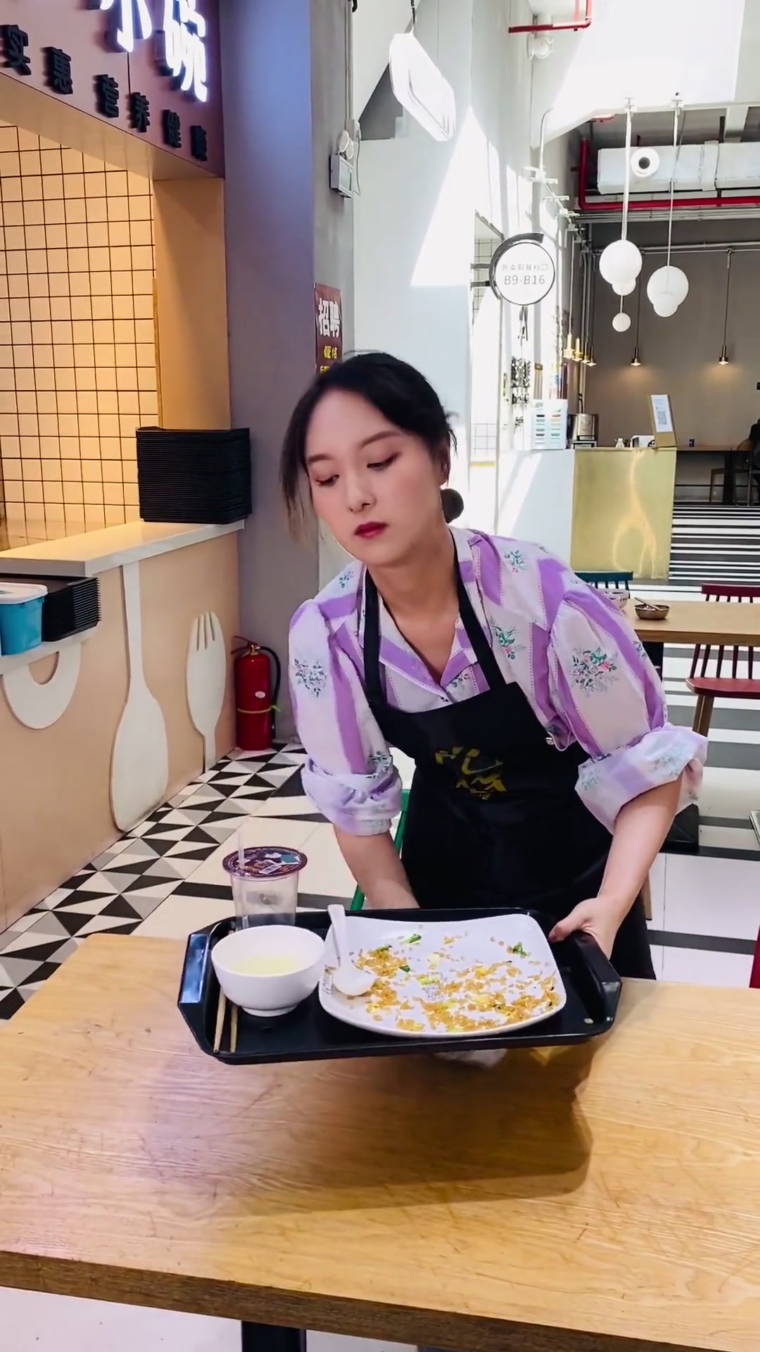 一天400份,全靠炒饭手艺
