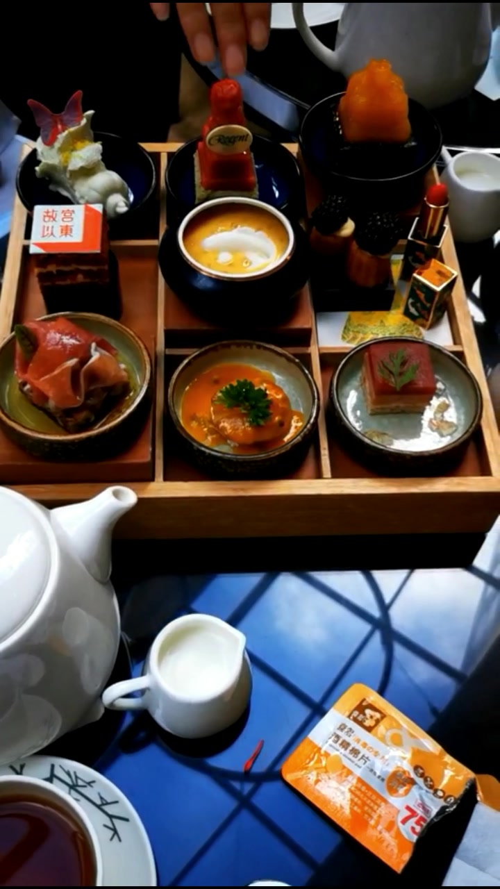 2021年9月6日,朋友相聚～丽晶酒店下午茶。