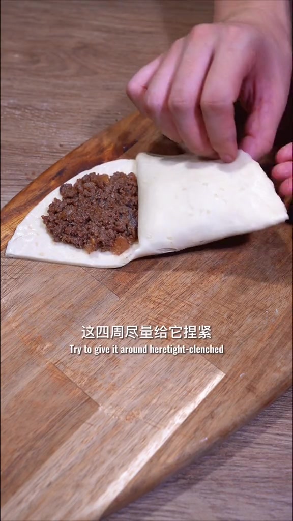 手抓饼秒变香酥肉饼,超级好吃的牛肉饼,快@你家大厨给你做