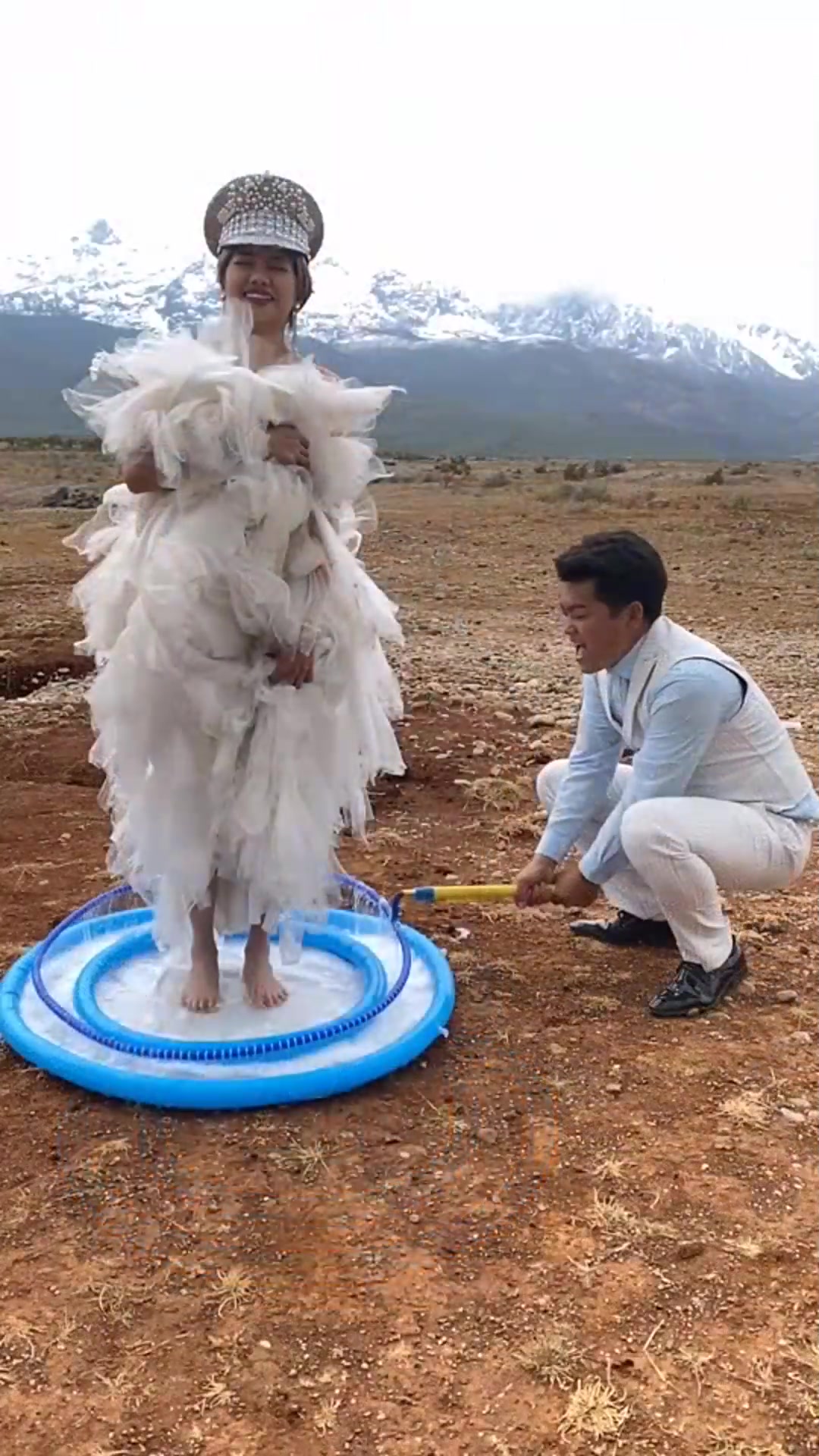 拍婚纱照玩泡泡!