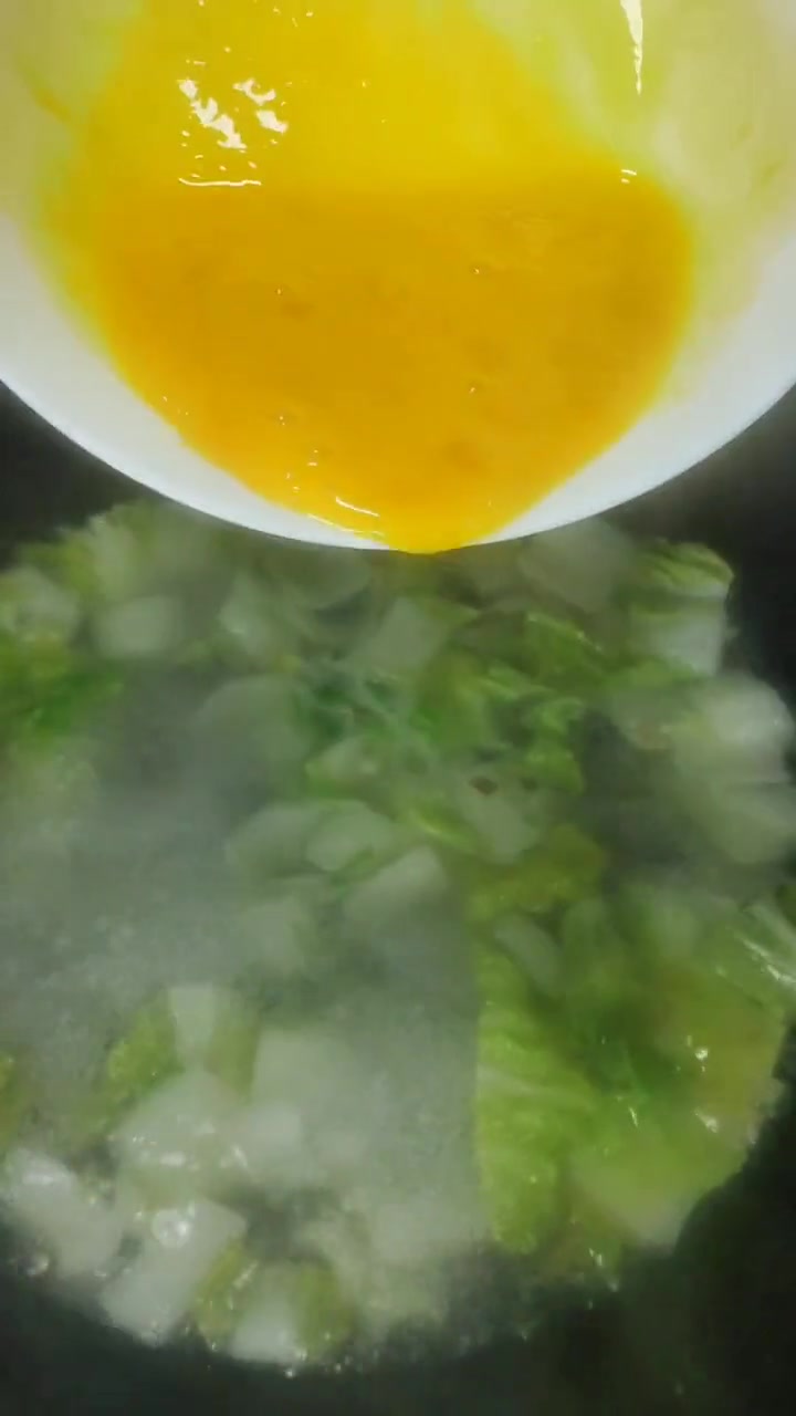 小白菜汤的做法。