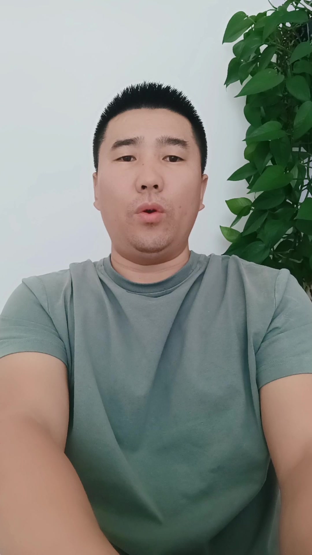 鹅蛋脸适合什么发型女?