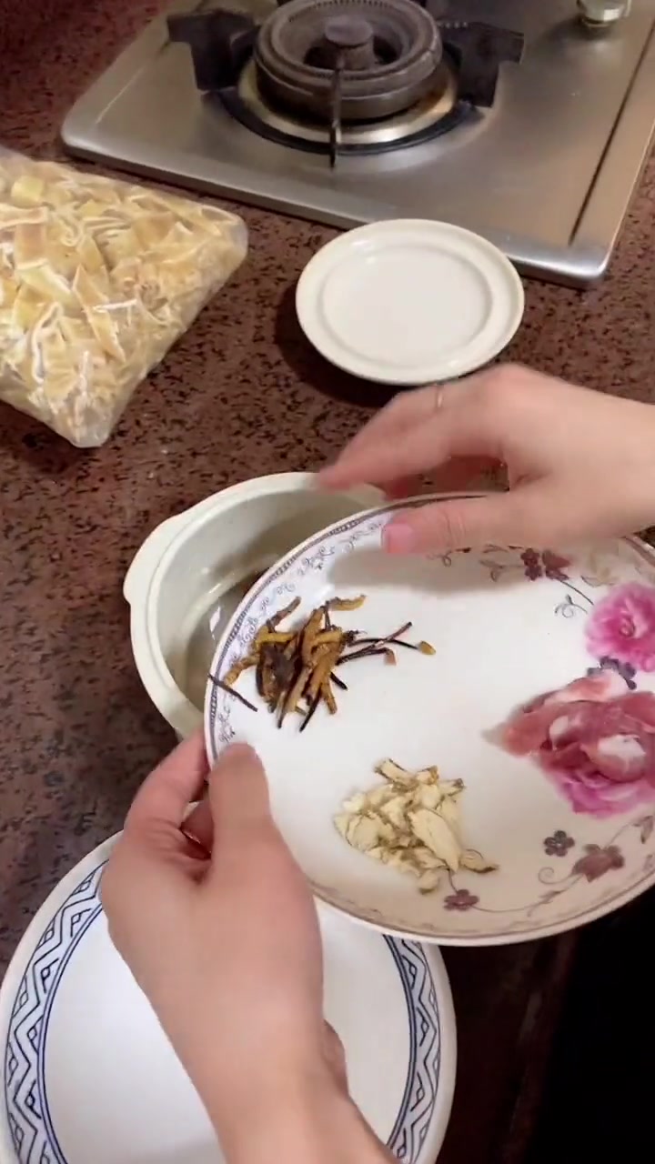 猫猫教你炖鱼胶,简单又滋补,美容养生必备