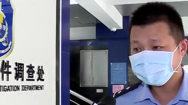 【严防疫情通过走私活动输入广州警方查获45吨走私冻品】9月7日,广州市南沙区警方捣毁特大走