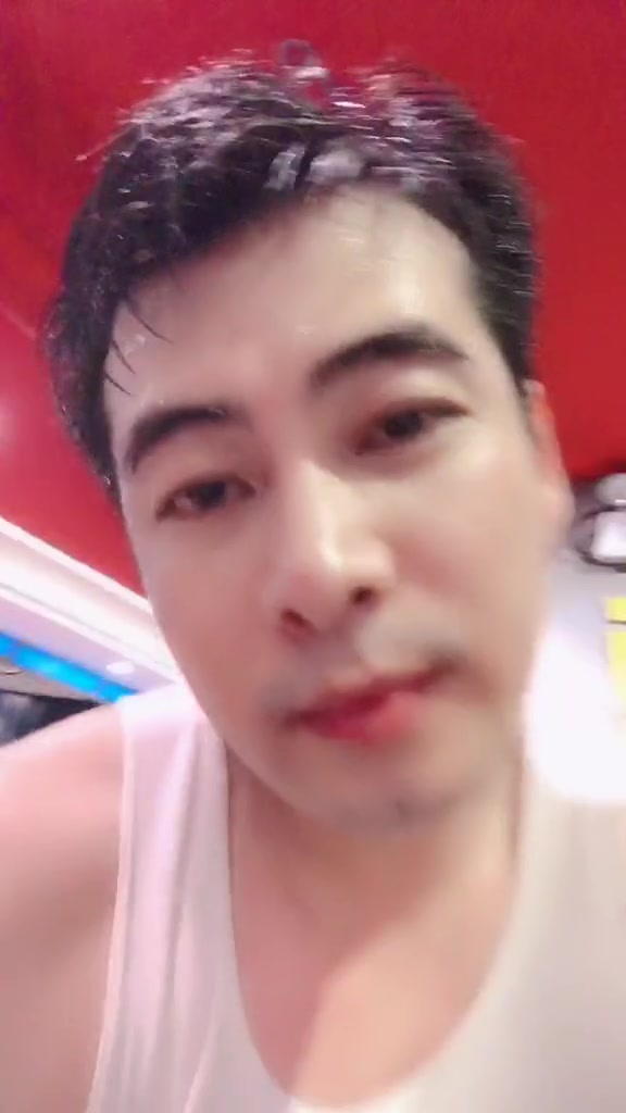 朋友圈的中年男人生活照日常自拍素材