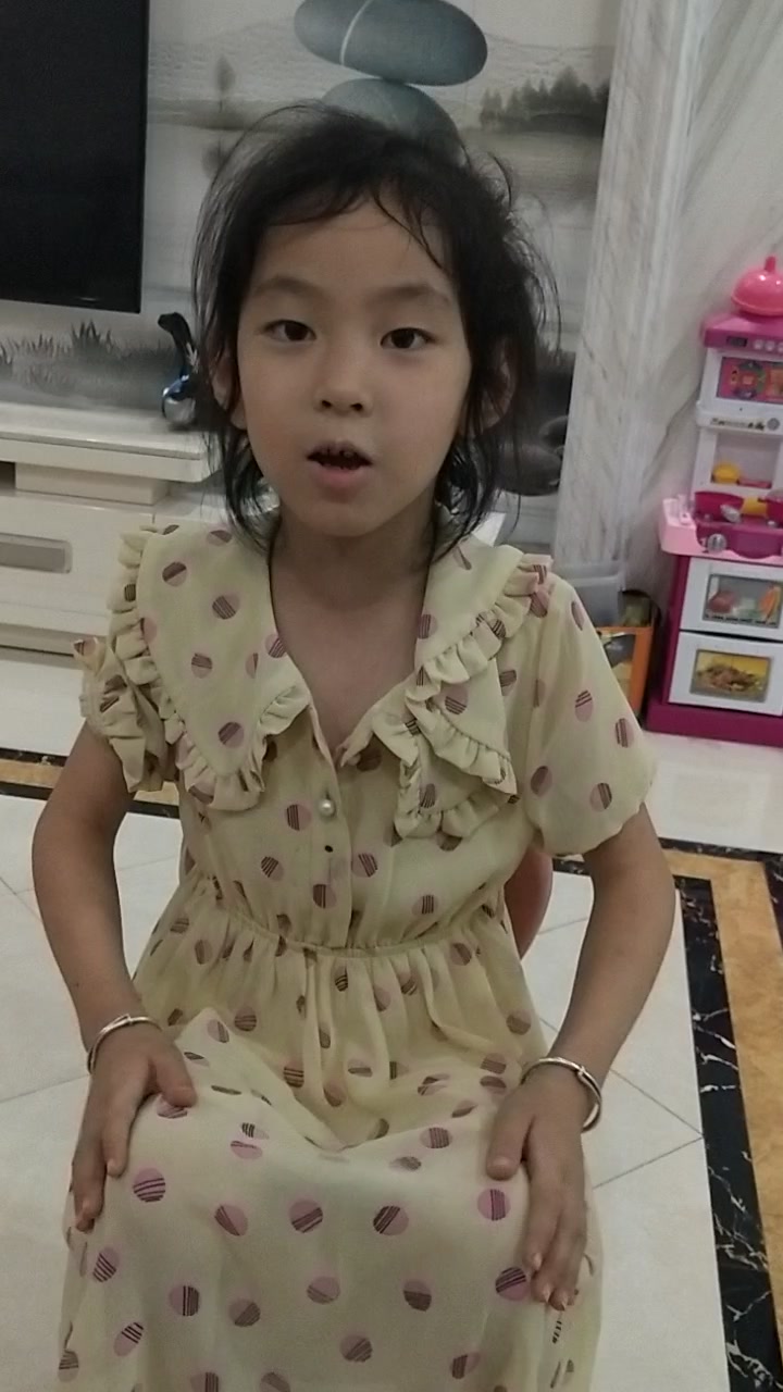 今天读的故事是骄傲的大公鸡