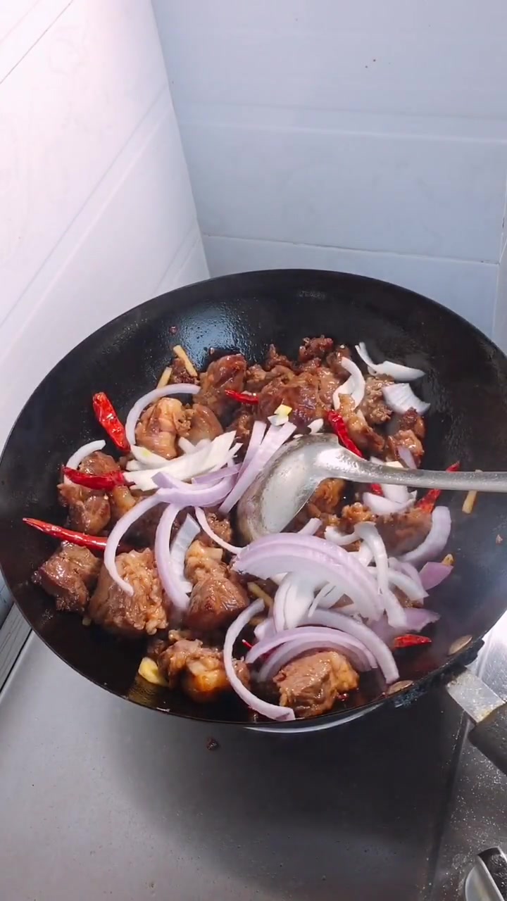 红烧牛腱子肉怎么做好吃又肉烂