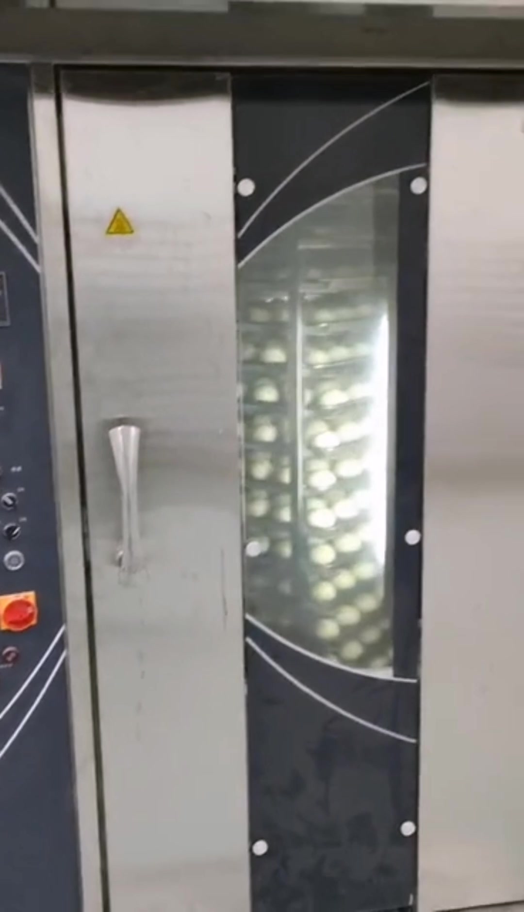 大型烤箱烤面包,量大也不怕,规格多样