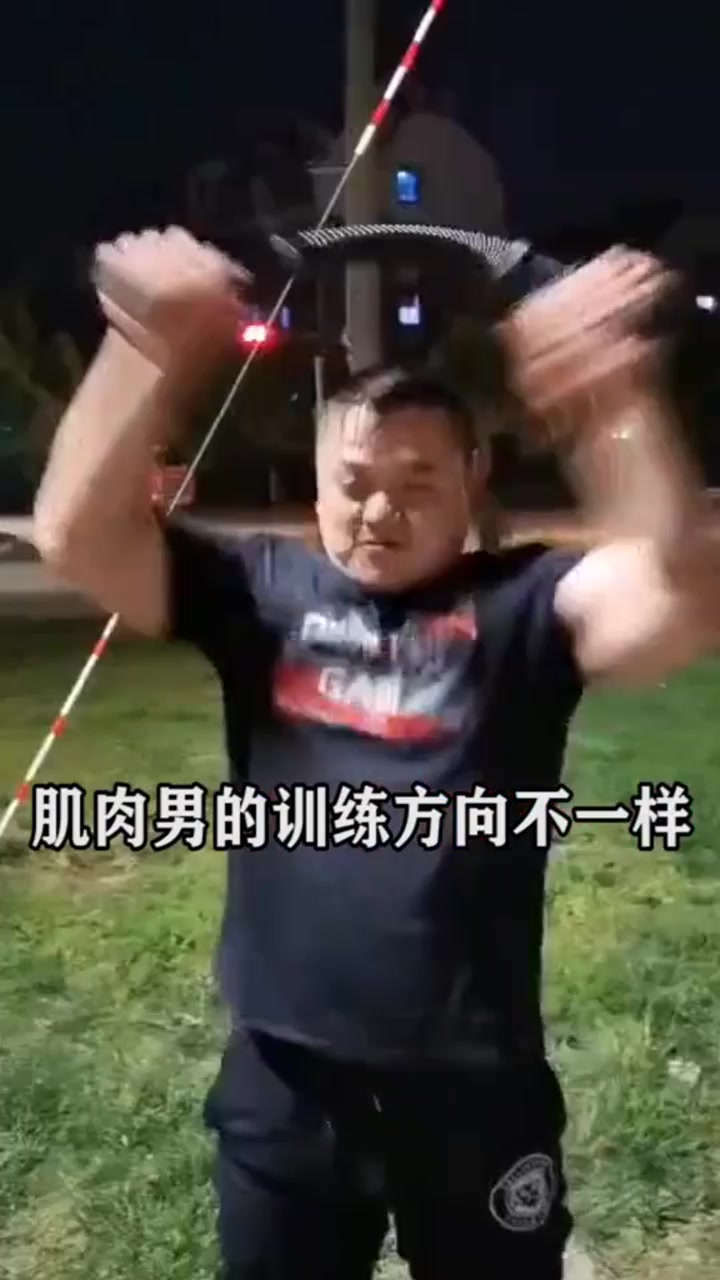大力士的比赛中,为什么都没有健身肌肉男,都是“胖子”