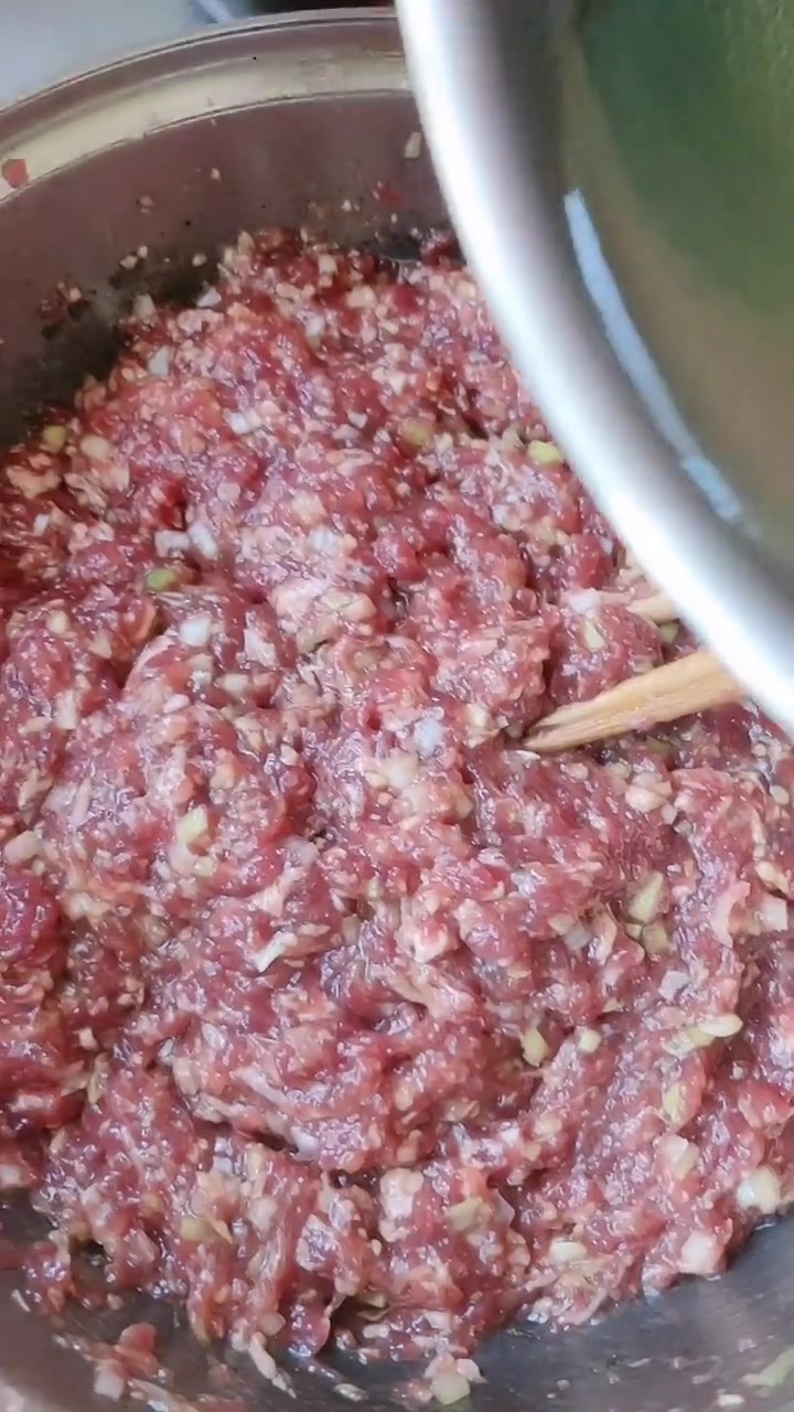 牛肉白菜饺子馅的做法 