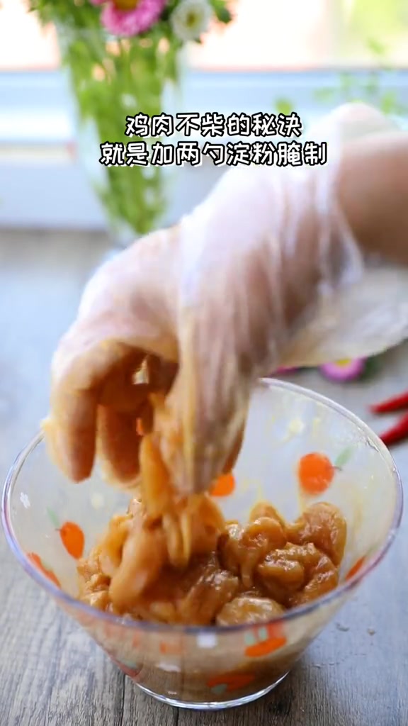 鸡胸脯肉怎么炒好吃又简单。