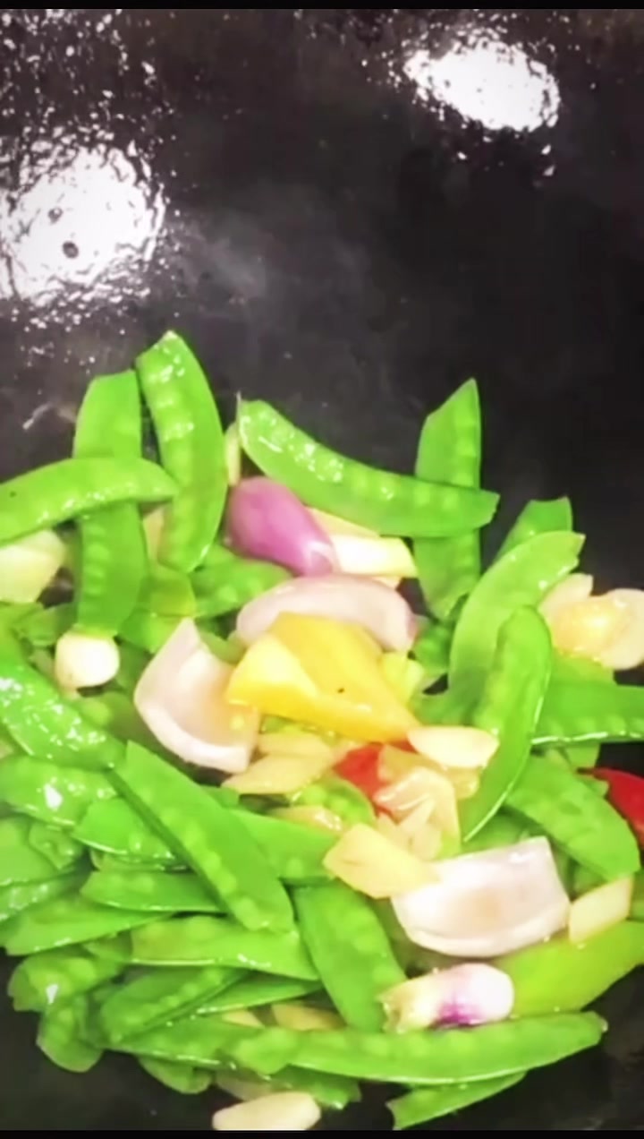 疯狂减脂!荷兰豆洋葱炒牛肉!低卡高蛋白,清爽可口巨好吃