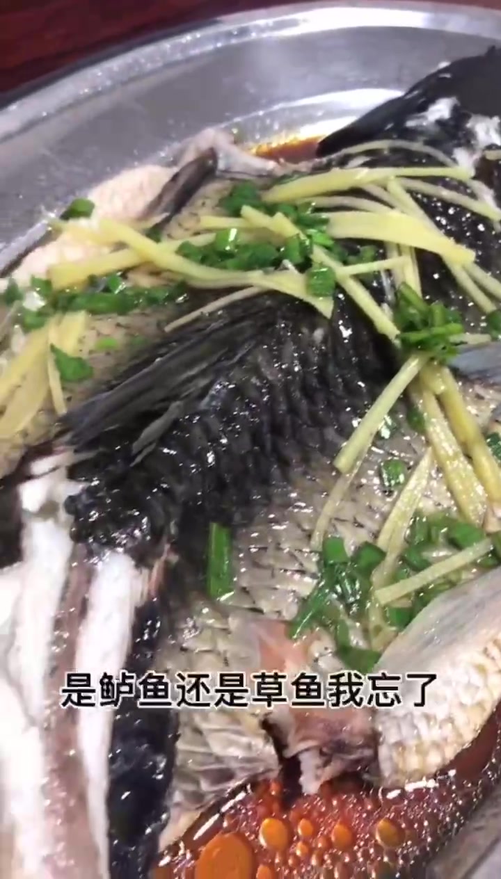 一口鸡肉一口酒,快乐无边直尚酒