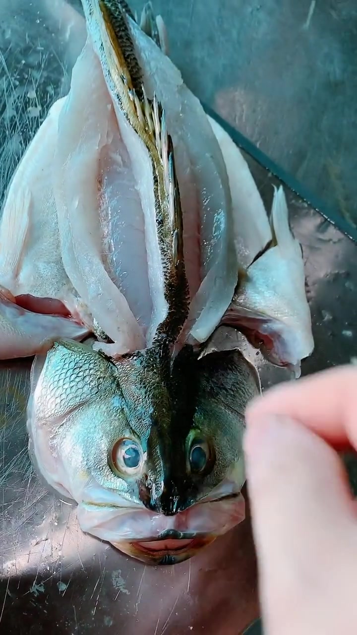 清蒸鲈鱼的做法和步骤 